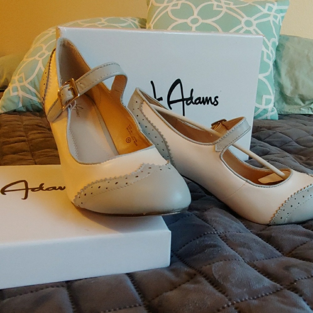 **New** Vintage style Oxford Kitten Heels/J Adams